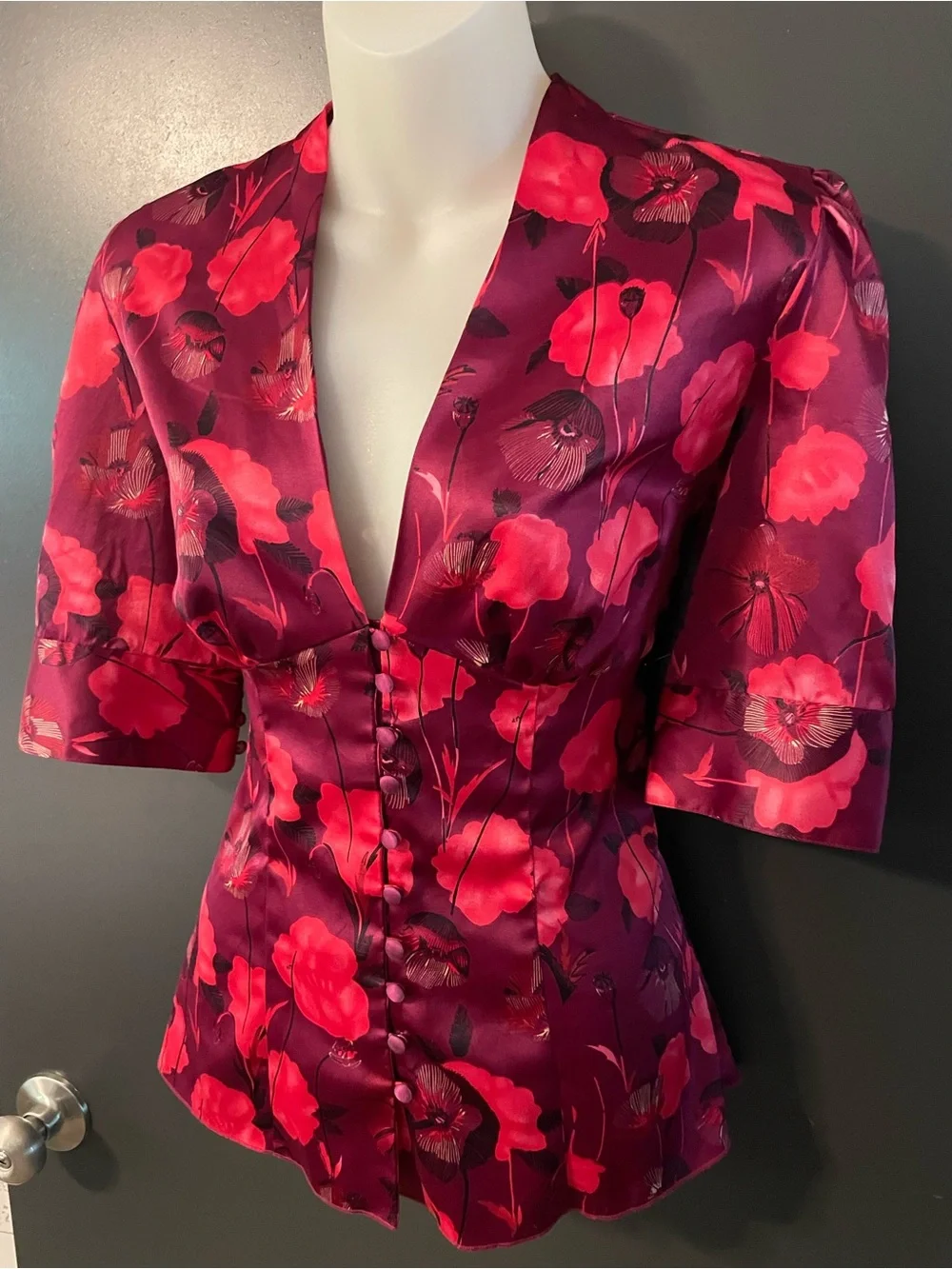 Guess Adele Floral Satin Peplum Top Blouse Women’s Small Wine Red Cocktail